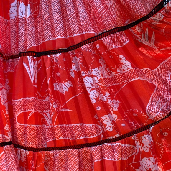 Red white and black coy fish pond dress - Picture 9 of 11